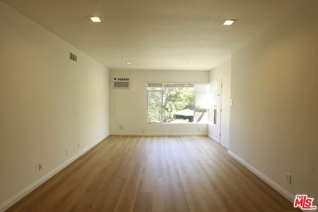 Photo - 1323 Ridgeley Dr Unit 5