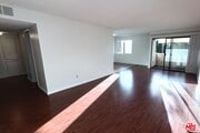 Photo - 7442 Hazeltine Ave Unit 204
