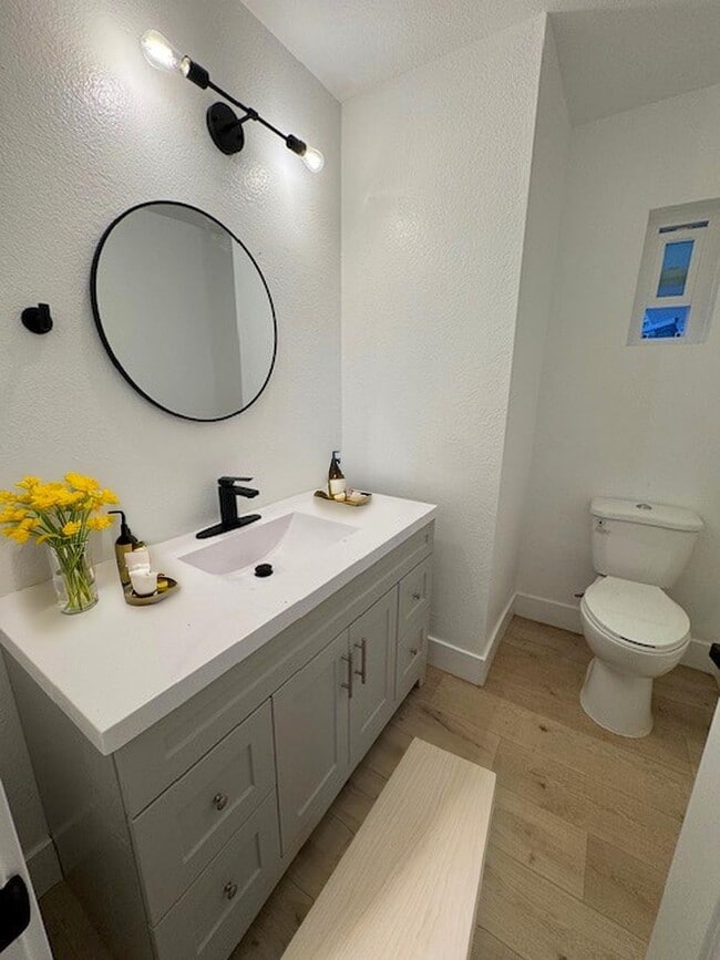 Photo - 8402 Larson Ave