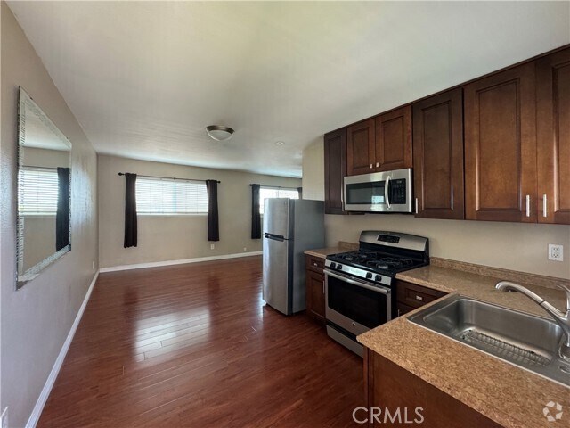 Building Photo - 11115 Slater Ave Rental
