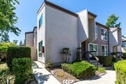 Photo - **LOOK NO FURTHER 3 BEDROOM TOWNHOME W/LAU...