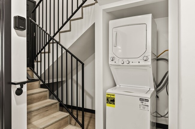 Photo - 10773 Ashton Ave Unit Single Room - 1