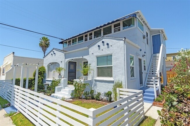 Building Photo - Craftsman Two Bedroom House! w/ Garage! NO... Unit 3024 Madison Avenue