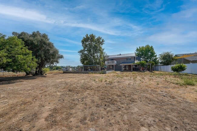 Photo - 1465 Barnett Rd