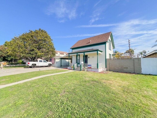 Photo - Los Alamitos 4 Bed 2 Bath House - 2 Car Gar - Wood Flooring - Huge Yard - Cute!!!