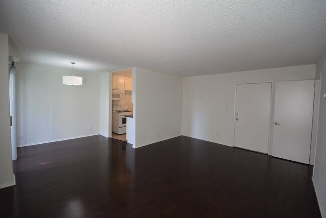 Photo - 15049 Burbank Blvd Unit 108