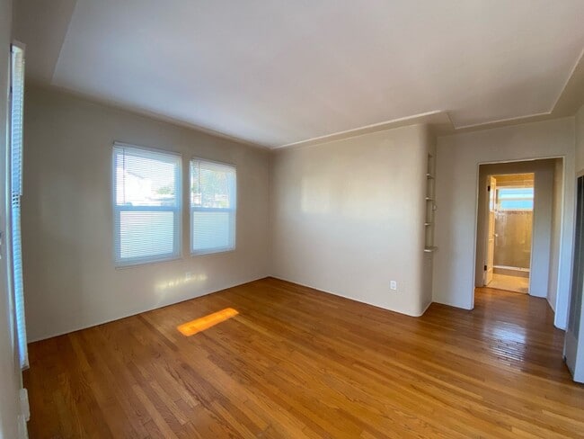 Photo - Cozy North Park Cottage with Enclosed Patio Exclusive Assigned Garage! Air Conditioning! In Unit ... Unit 4077 Iowa St