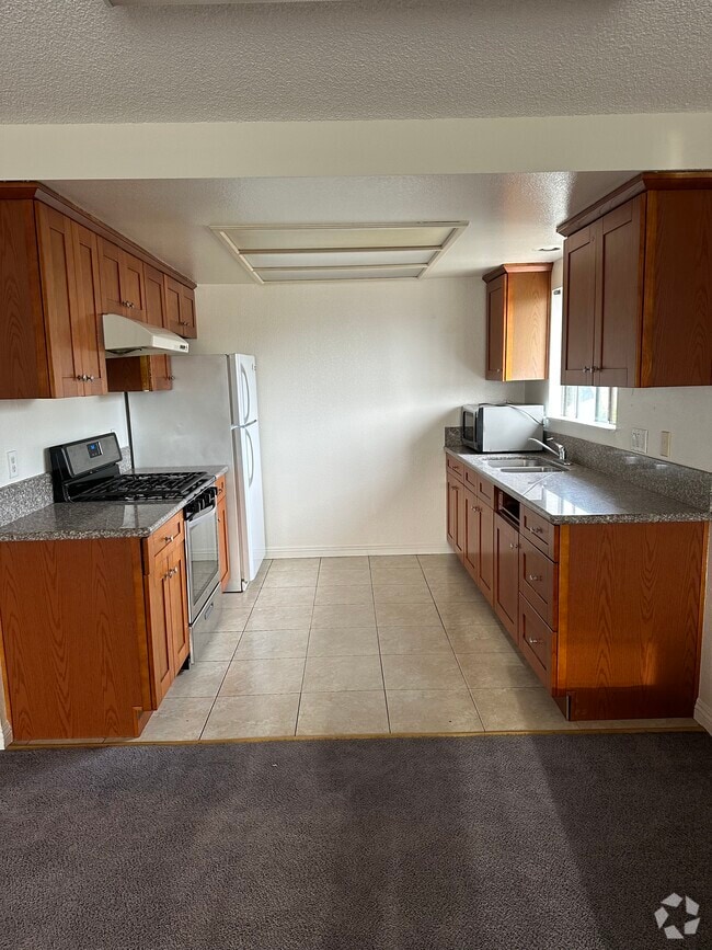 Building Photo - 1708 S Garfield Ave Unit D Rental