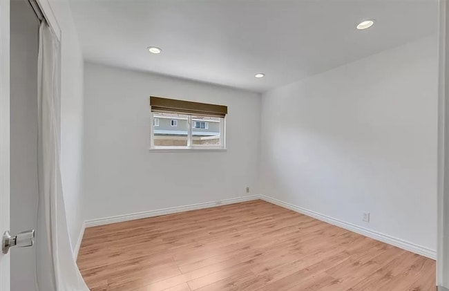 Building Photo - 19860 Claremont Ln