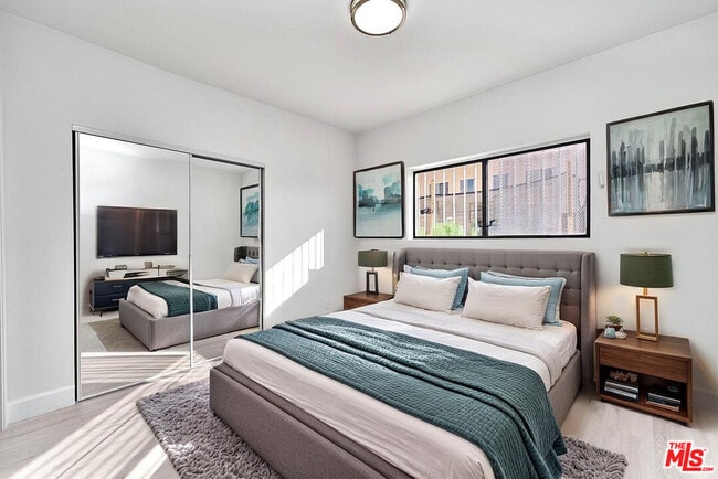 Photo - 536 N Oxford Ave Unit 536