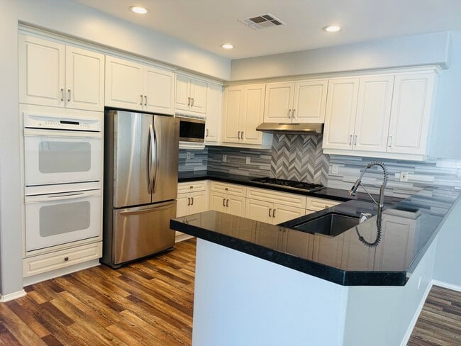 Photo - Stunning Two-Story Home in Sterling Hills ...