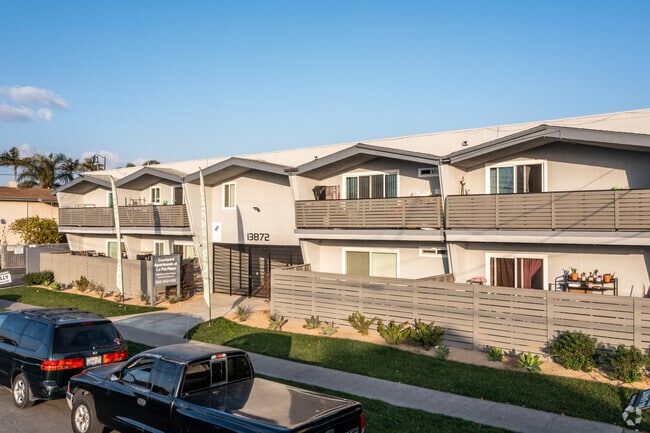 Photo - Courtyard Apartments at La Pat Place