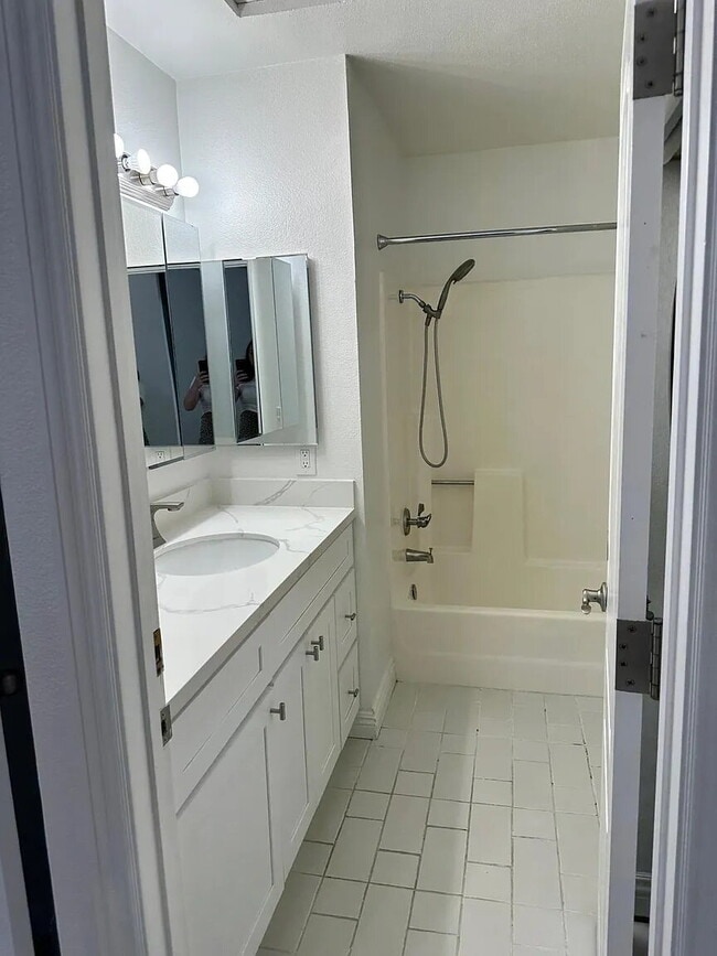 Photo - "Charming 1-Bedroom Retreat in San Clemente – Perfect Coastal Living!"