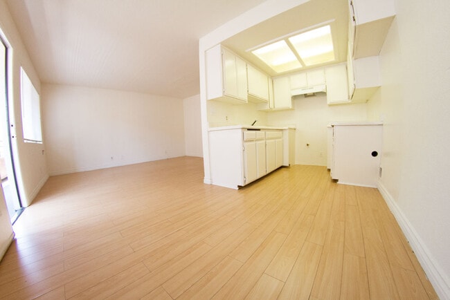 Photo - 158 N Normandie Ave