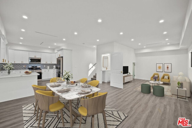 Photo - 6245 McLaren Ave