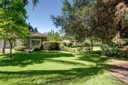 Photo - 1601 Highland Oaks Dr House