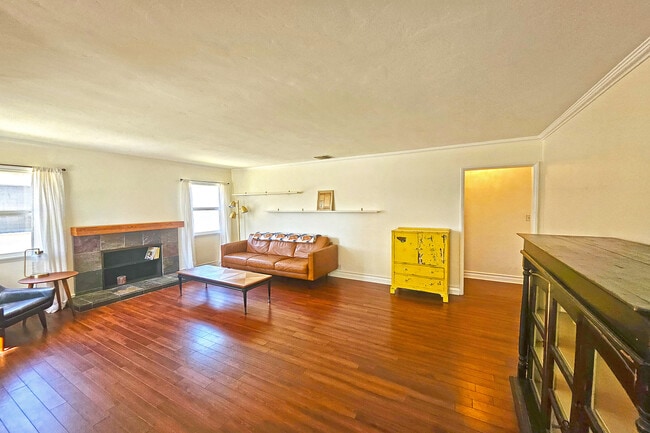Photo - 436 N Cordova St