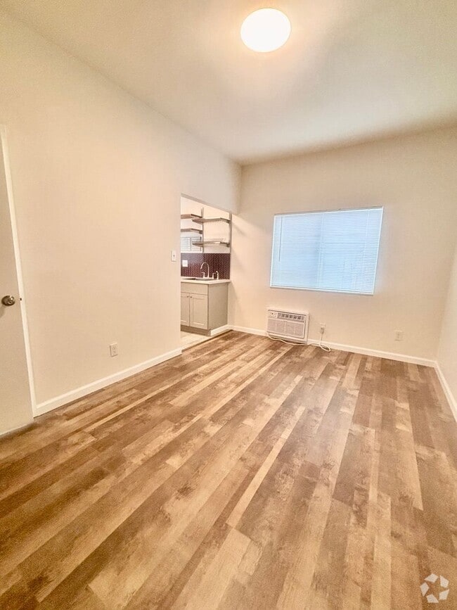 Building Photo - Quaint Studio in Glendale - All Utilities ... Unit 6 Rental