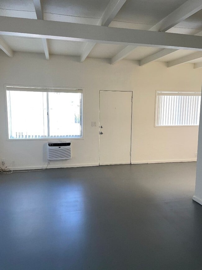 Building Photo - 540 S Mountain View Dr Unit 542