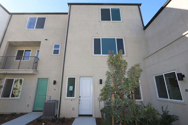 Building Photo - 5202 Sunset Wave Dr
