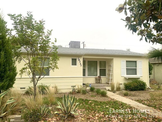 Photo - 16737 Magnolia Blvd House