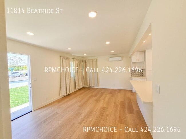 Photo - 11814 Beatrice St