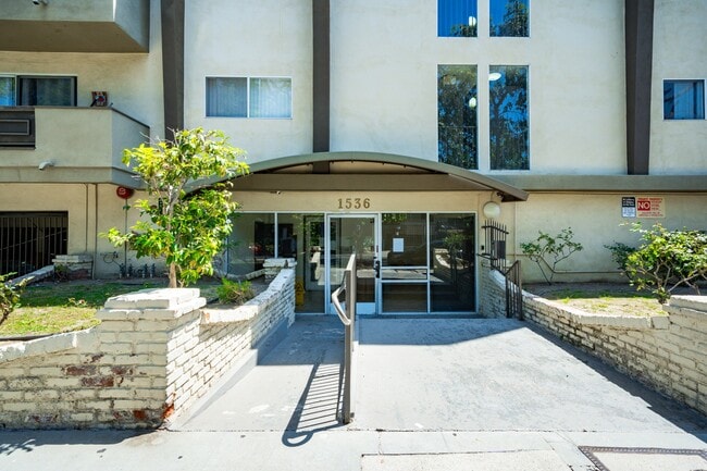 Photo - Serrano Apartments