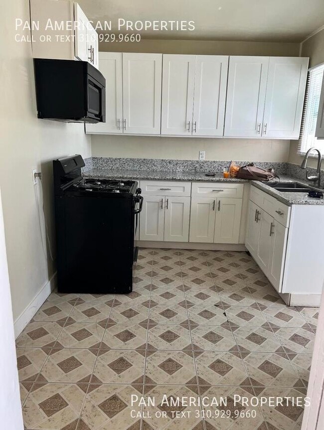 Photo - 3281 Minnesota Ave Unit B