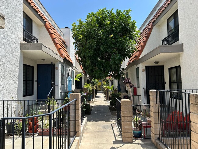 Photo - Beautifully Upgraded 2 Bed 2.5 Bath Townhome