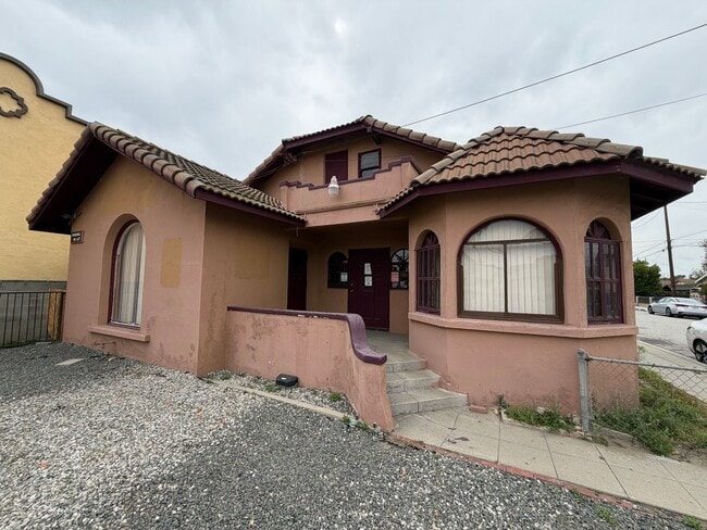 Photo - 3BEDROOM 1 BATHROOM COMMERCIAL PROPERTY