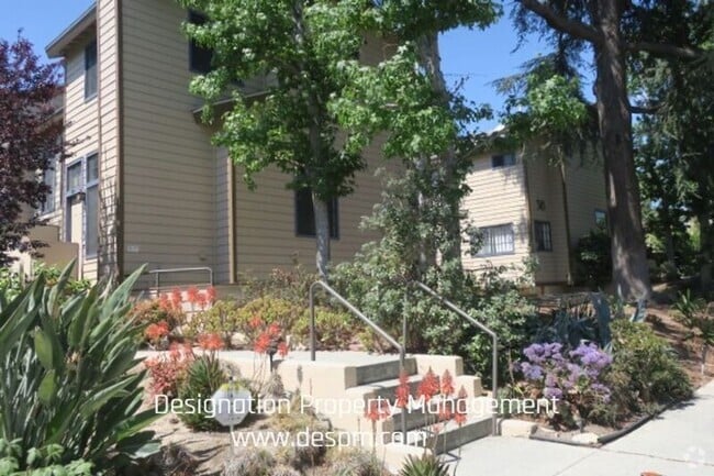 Building Photo - 318 Ohio St Unit #8 Rental