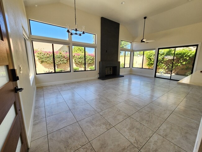 Building Photo - 144 Verde Way Unit Palm Desert