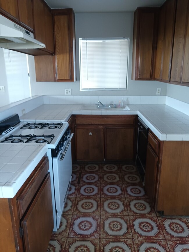 Building Photo - 11609 Oxford Ave