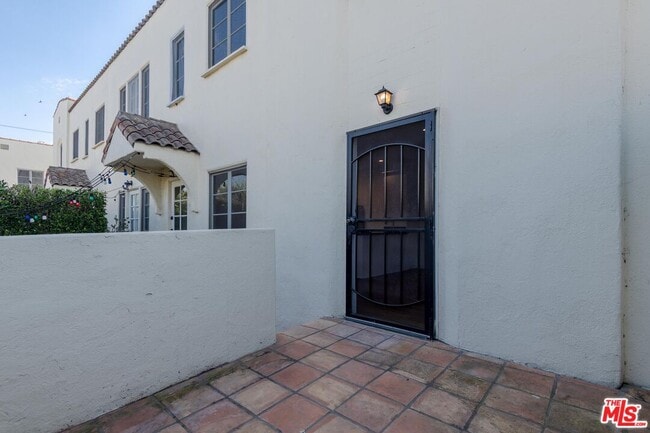 Photo - 7714 Rosewood Ave Unit 7728