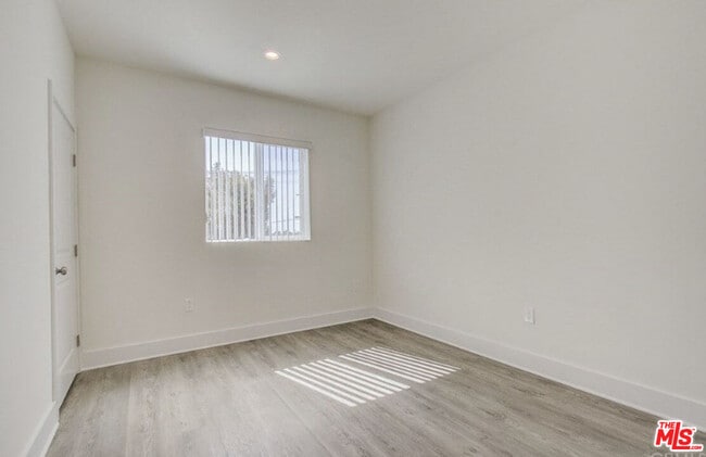 Photo - 2635 Hauser Blvd Unit room 5