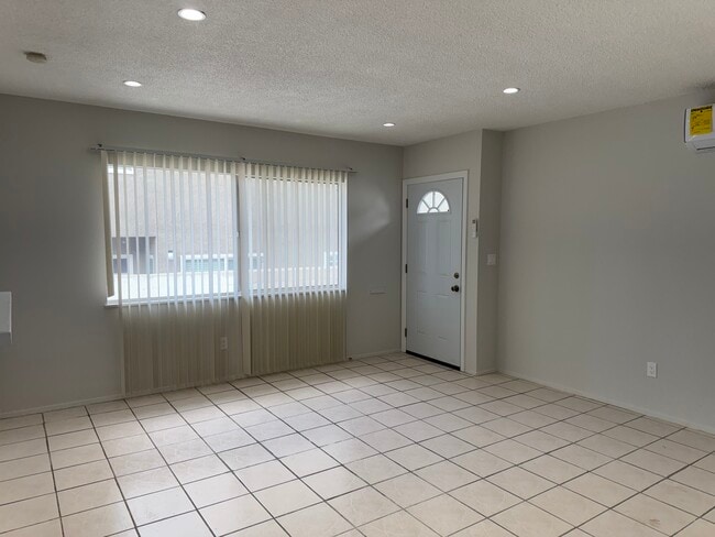 Photo - 141 Marguerita Ave Townhome