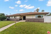 Photo - 17633 Nordhoff St House