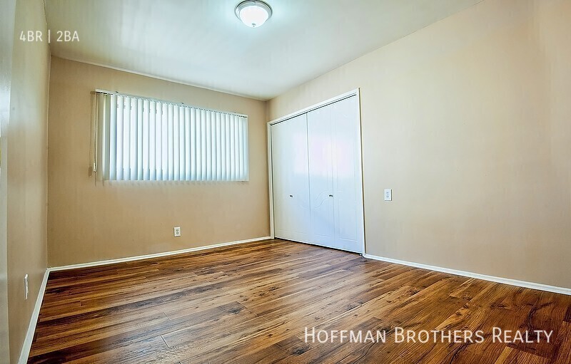 Photo - 1439 S Point View St Unit 3