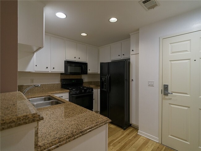 Photo - 160 S Hudson Ave Condo Unit 106