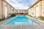 Pool - Parkside Villa Apartments