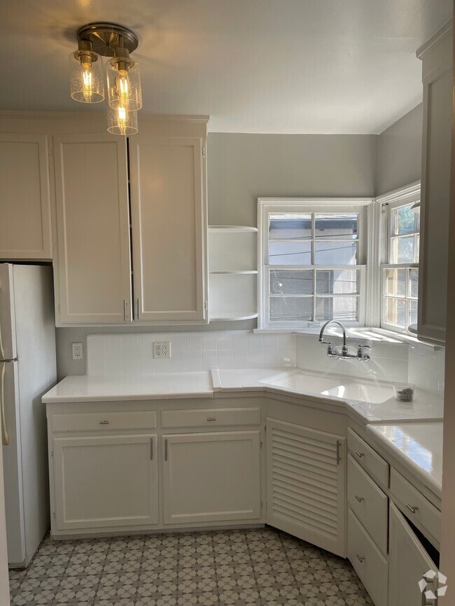Building Photo - 2669 Waverly Dr Unit 2669 Rental