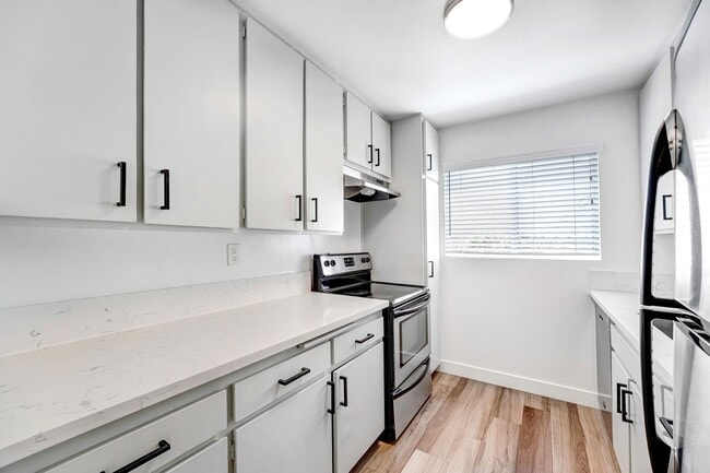 Photo - 843 18th St Unit 03