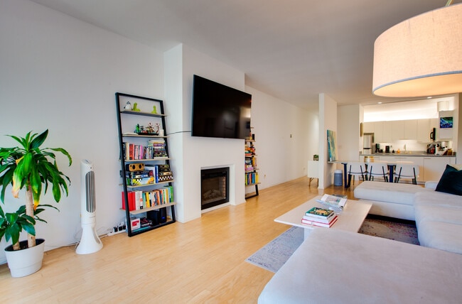 Photo - 900 Euclid St Unit 210