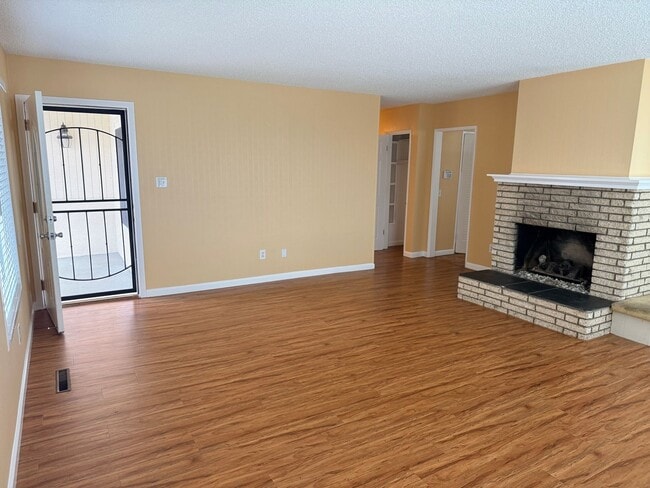 Photo - 5847-5849 Mildred St Unit 5849