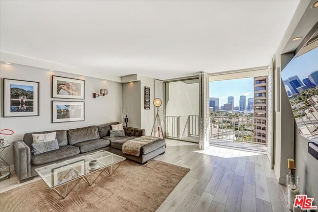 Building Photo - 10433 Wilshire Blvd Unit 1202