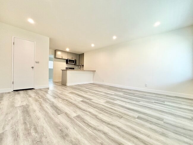 Photo - 358 S Commonwealth Ave Apartment Unit 14