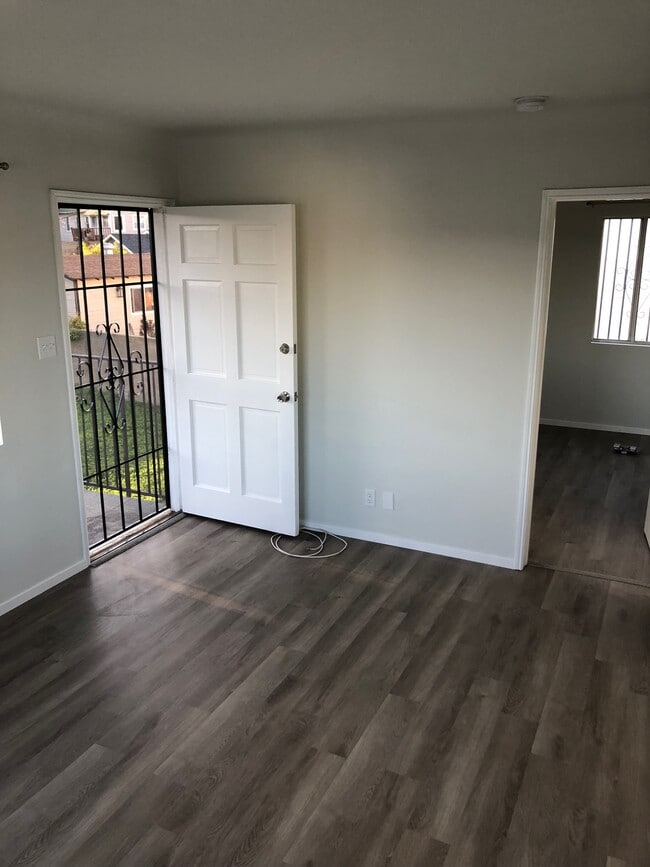 Photo - 119 W Hillsdale St Unit B