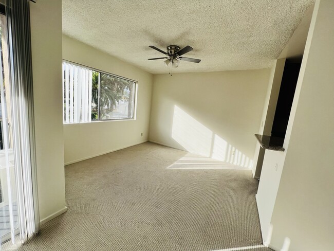 Photo - 6701 Waring Ave