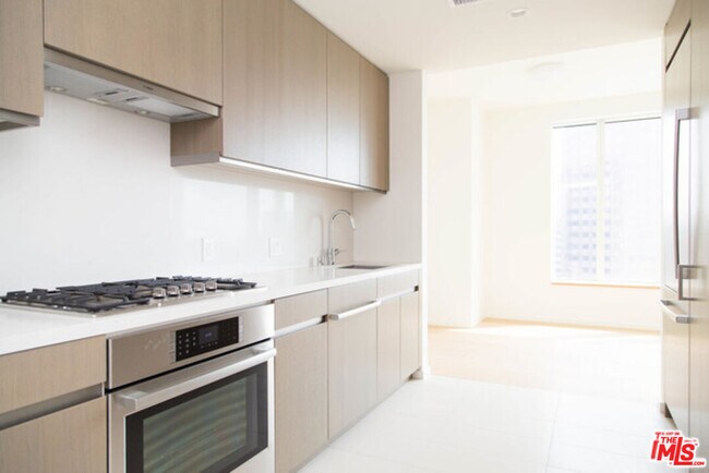 Photo - 889 Francisco St Condo Unit 2807