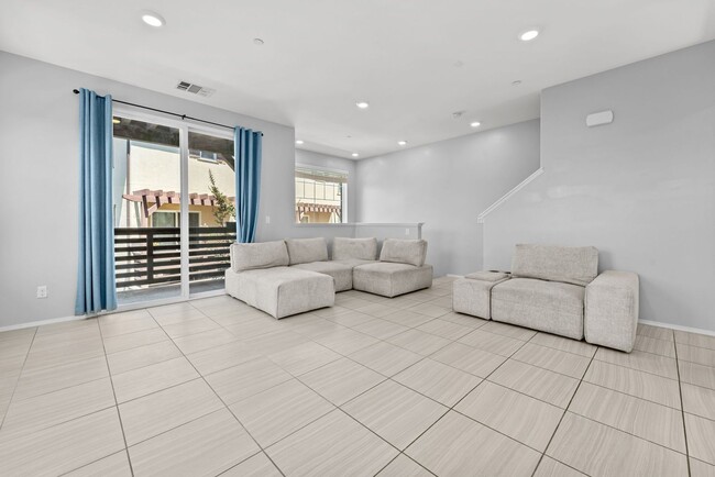 Photo - Townhome in the Lakepointe Point Community!